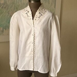 Elegant White Lace Collar Women's Top/blouse
